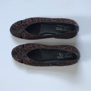 Donald J. Pliner flats